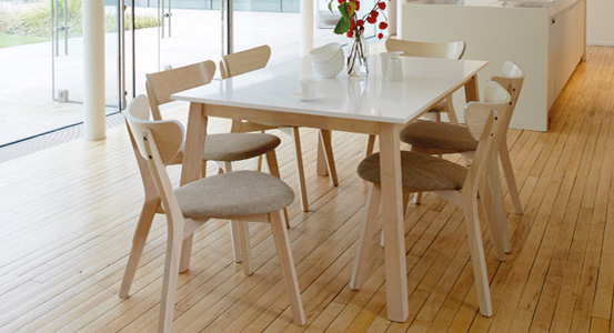 Závan Skandinávie - moderní stoly a židle do kuchyně a jídelny